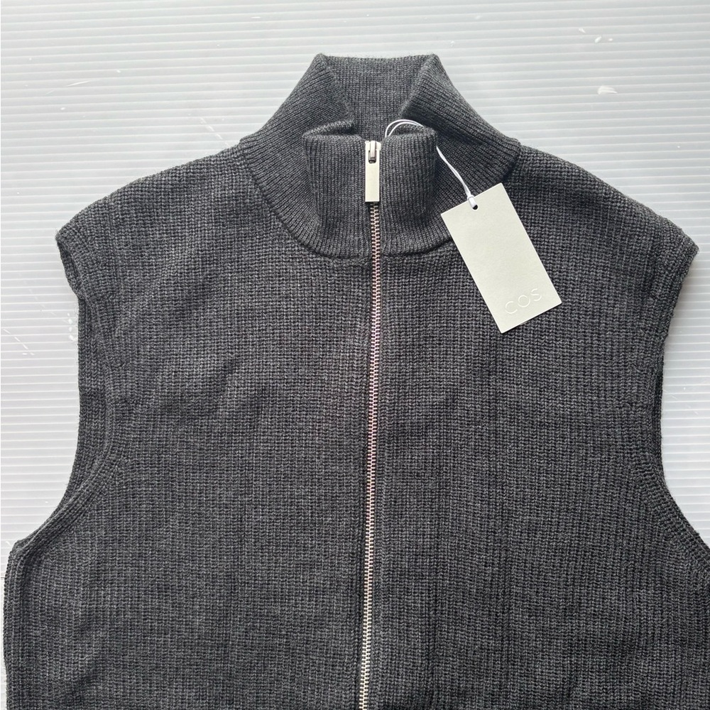COS Wool Vest - Picture 4 of 12
